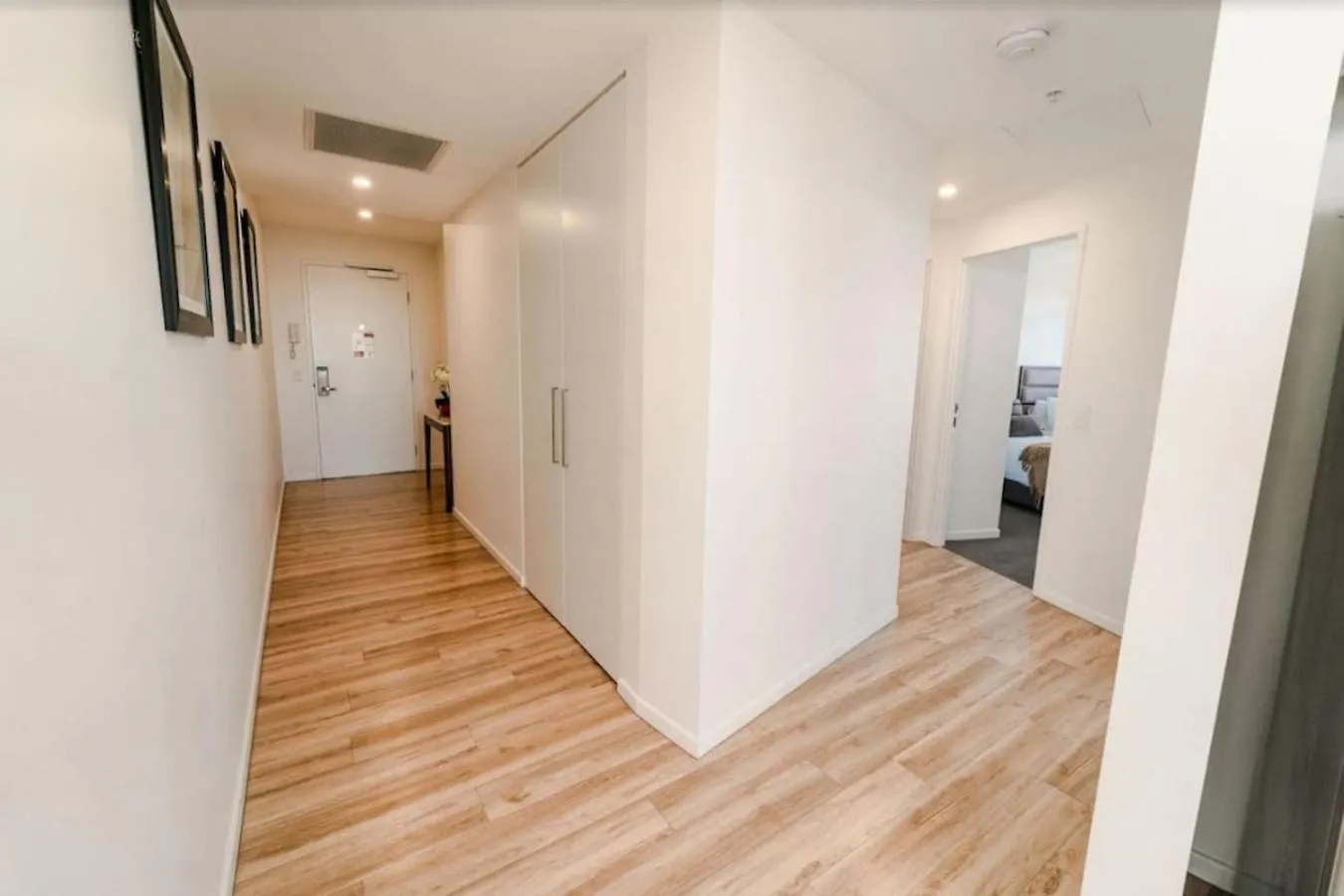 3 Bedroom Apt With High Level Ocean Views 골드코스트 아파트